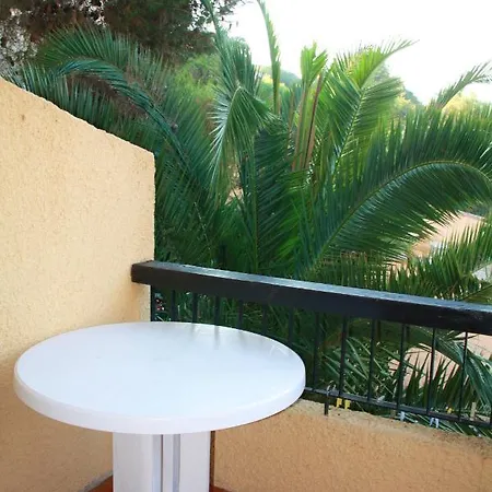 Elegant A Prugna De 46 M² Avec Piscine Partagee *